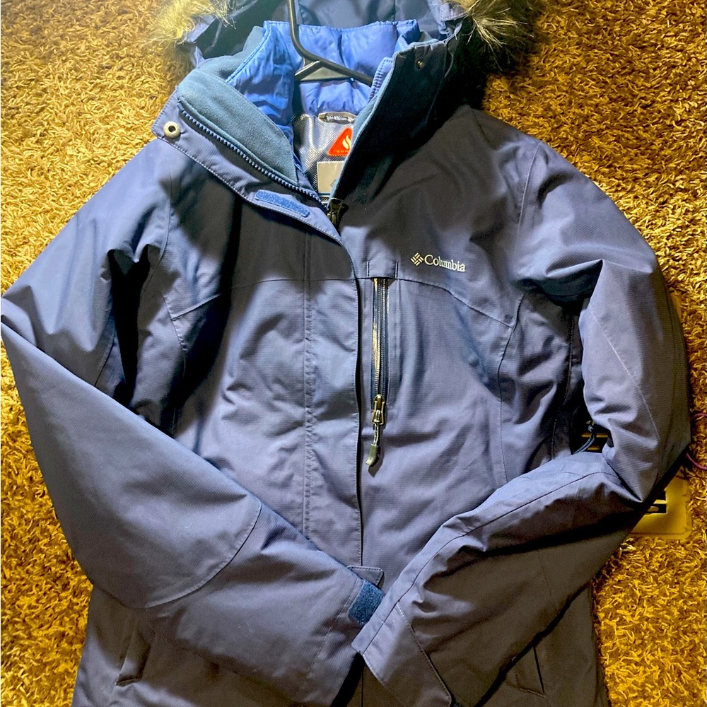 Columbia winter ski jacket . Size xs . So warm and in great condition, only 2]’s